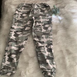 Refuge jeans pants army green fatigues size Large